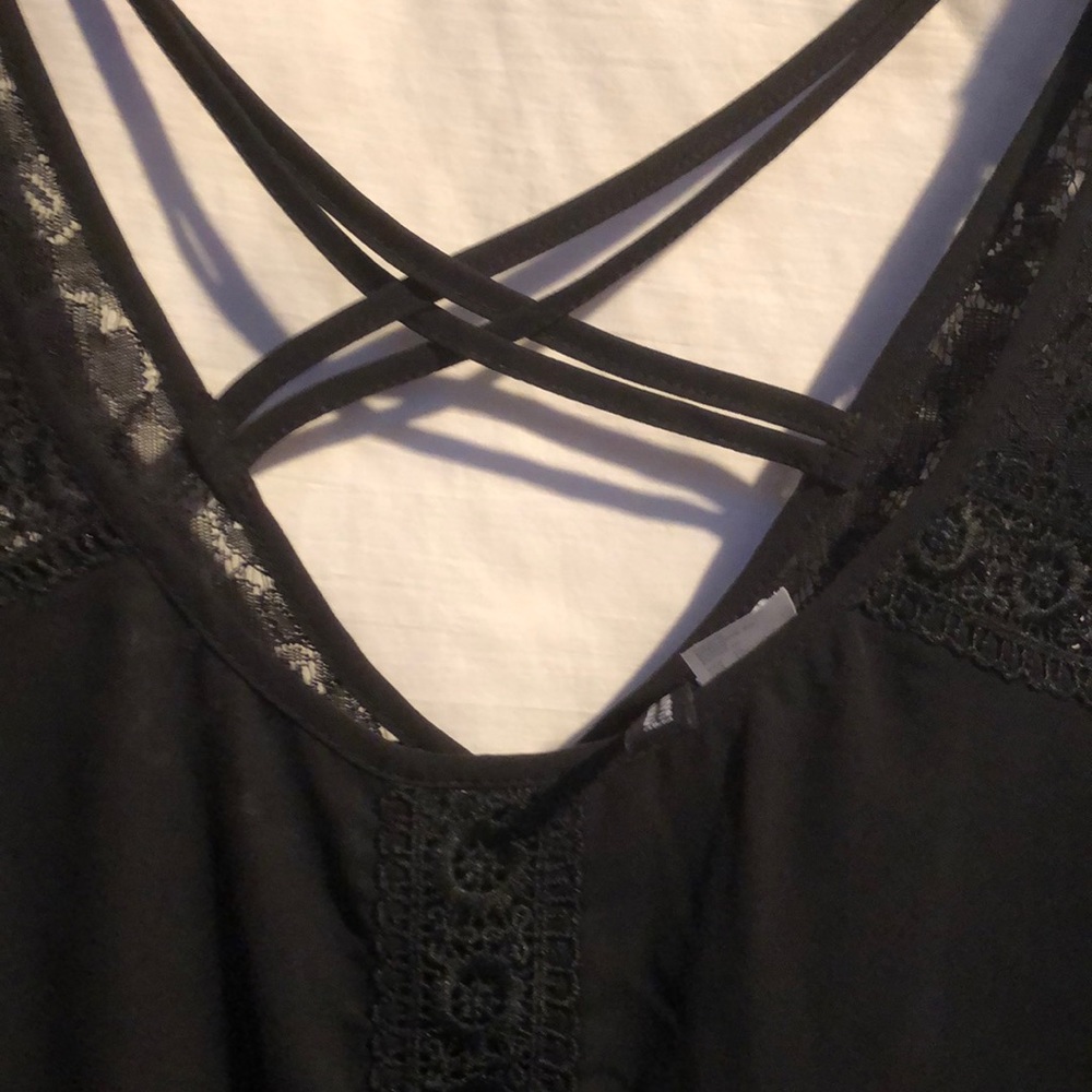 SALE 🔥 H&M Divided Top - Picture 8 of 8